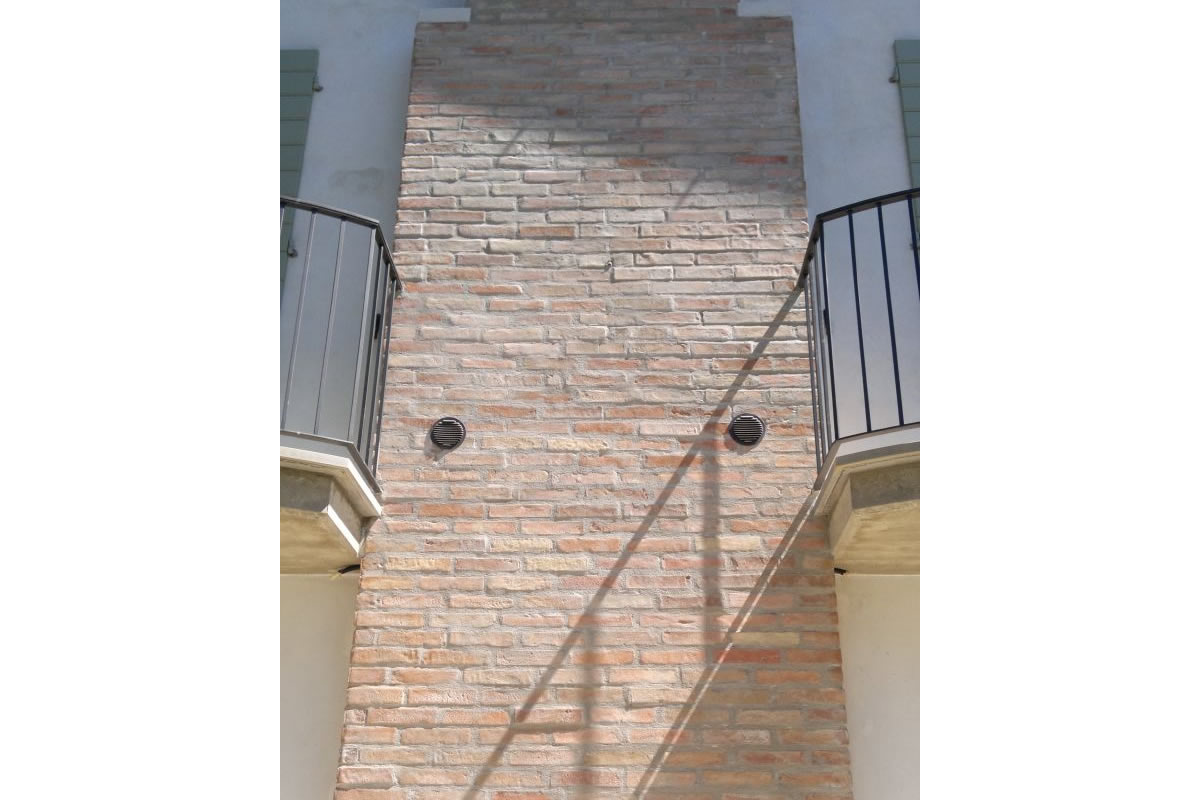 arzani decorazioni realizza rivestimenti per colonne interne ed esterne ad effetto mattoni faccia vista