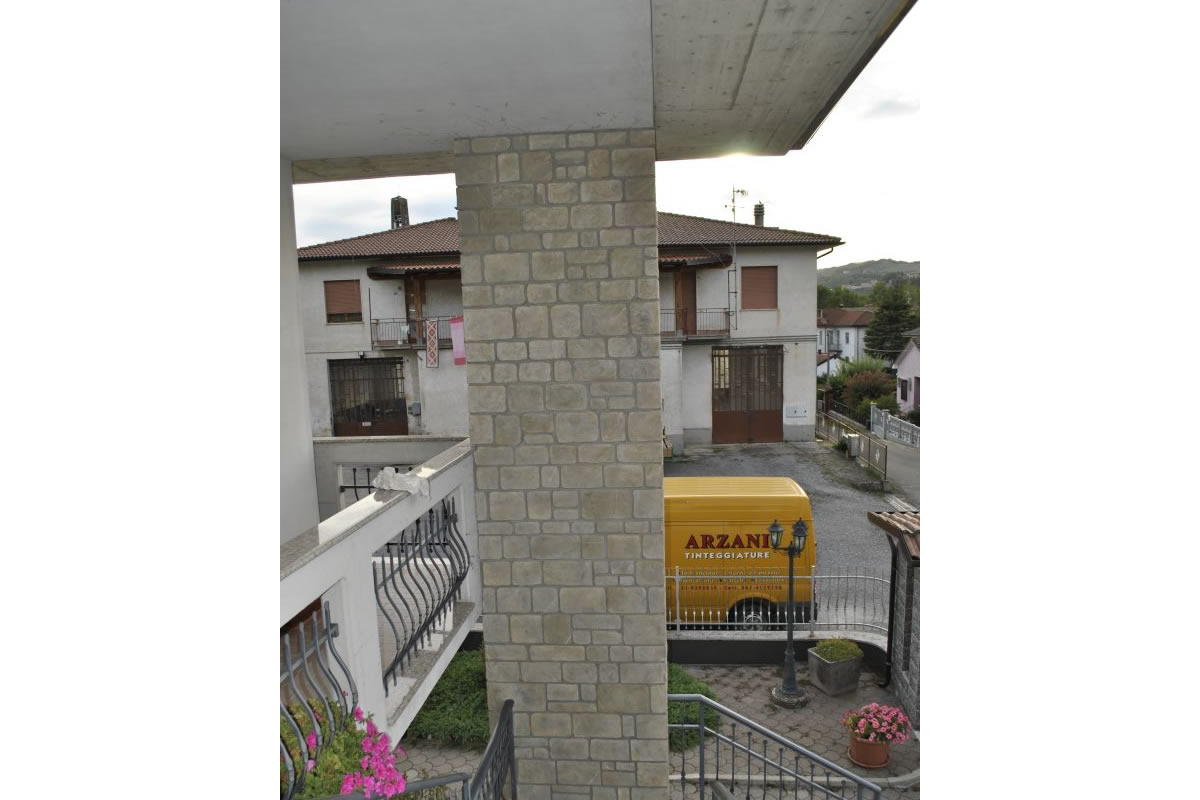arzani decorazioni realizza rivestimenti per colonne interne ed esterne ad effetto mattoni faccia vista
