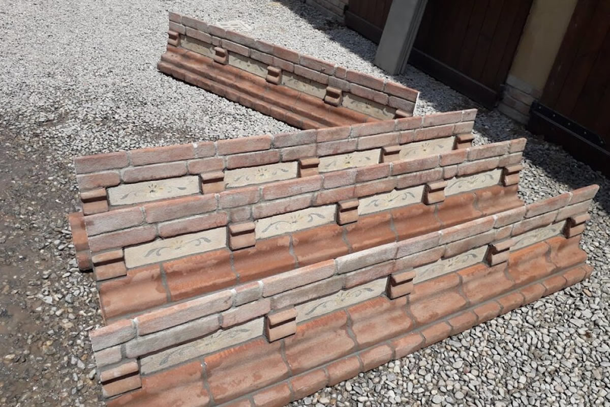 arzani decorazioni realizza cornicioni sottotetto in polistirolo ad effetto mattoni faccia vista in rilievo resistenti e duraturi