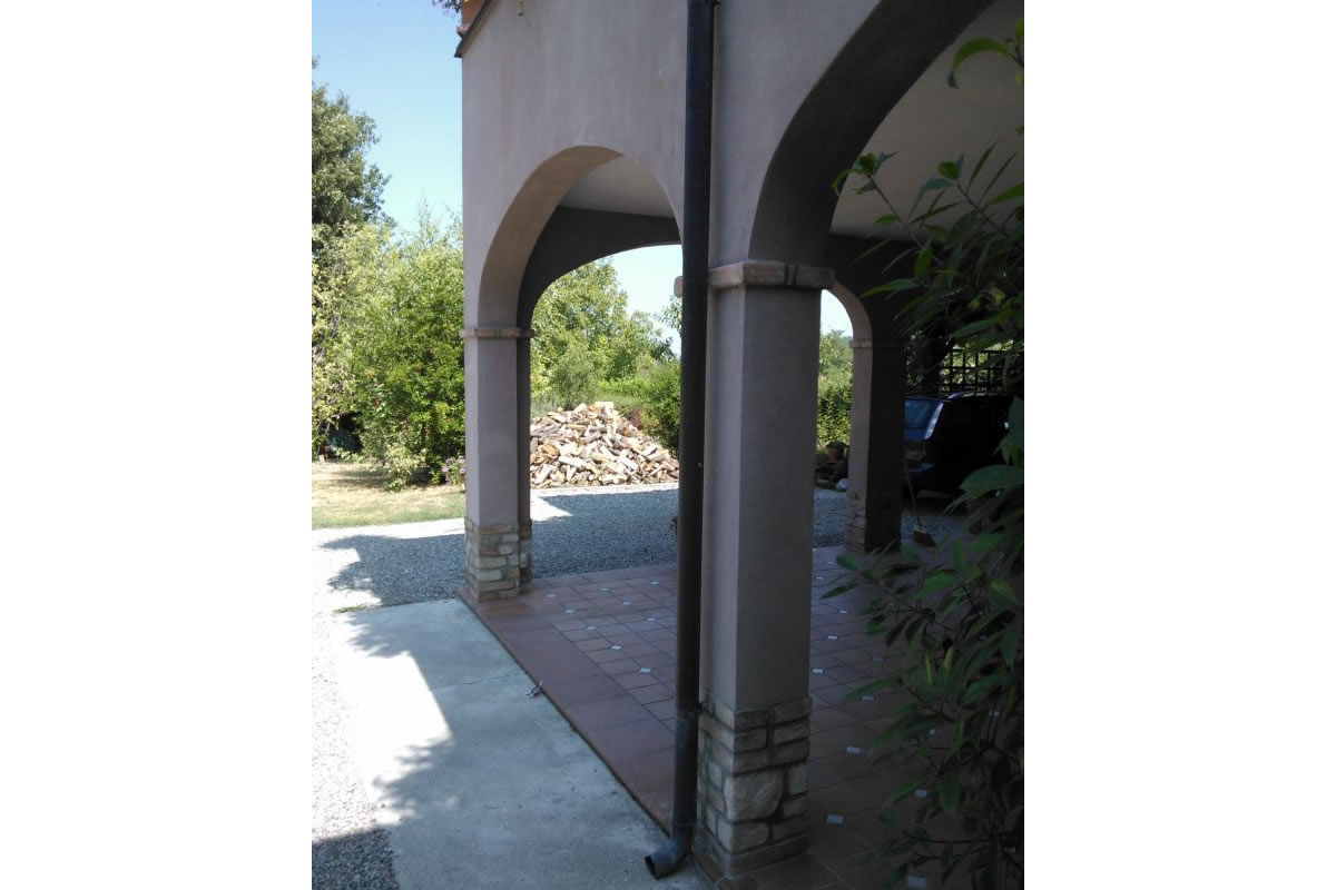 arzani decorazioni realizza rivestimenti per colonne interne ed esterne ad effetto mattoni faccia vista
